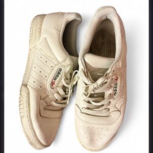 adidas Calabasas Off-White Sneakers